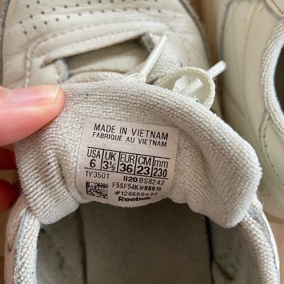 Reebok women’s Club C vintage sneakers in chalk/green - Picture 6 of 7